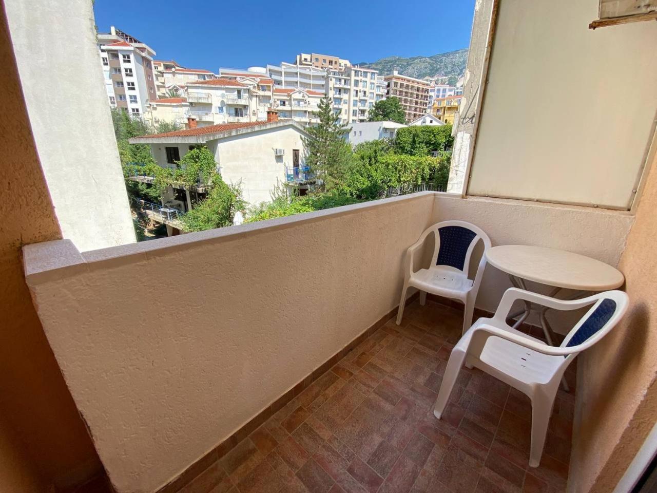 Alina'S Apartment Bečići Exterior foto
